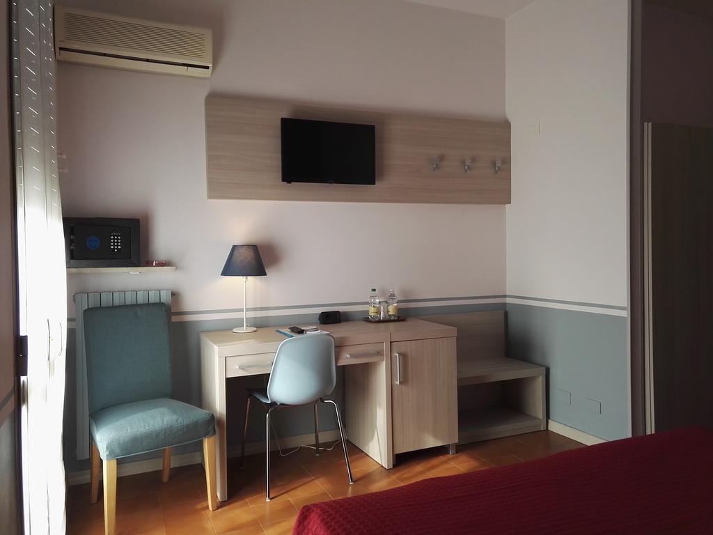 Hotel Astoria Tabiano Terme Exteriör bild