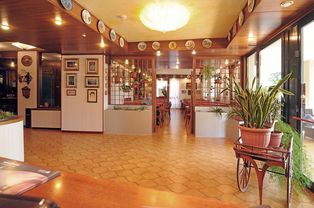 Hotel Astoria Tabiano Terme Exteriör bild