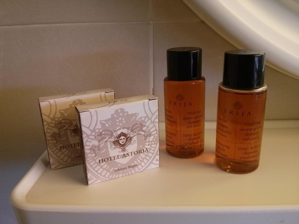 Hotel Astoria Tabiano Terme Rum bild