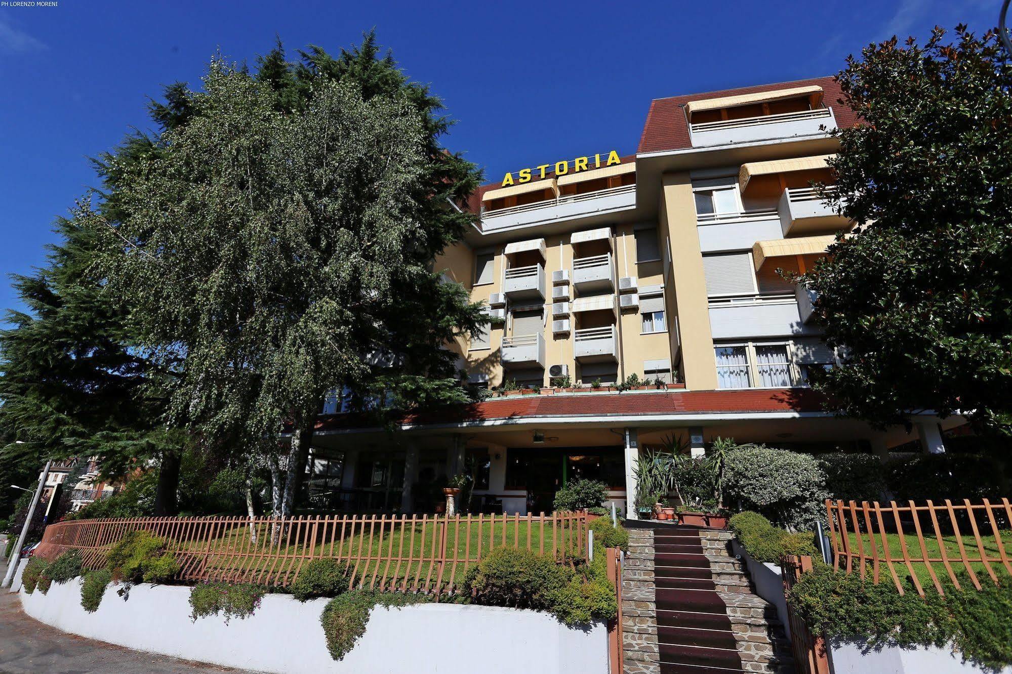 Hotel Astoria Tabiano Terme Exteriör bild