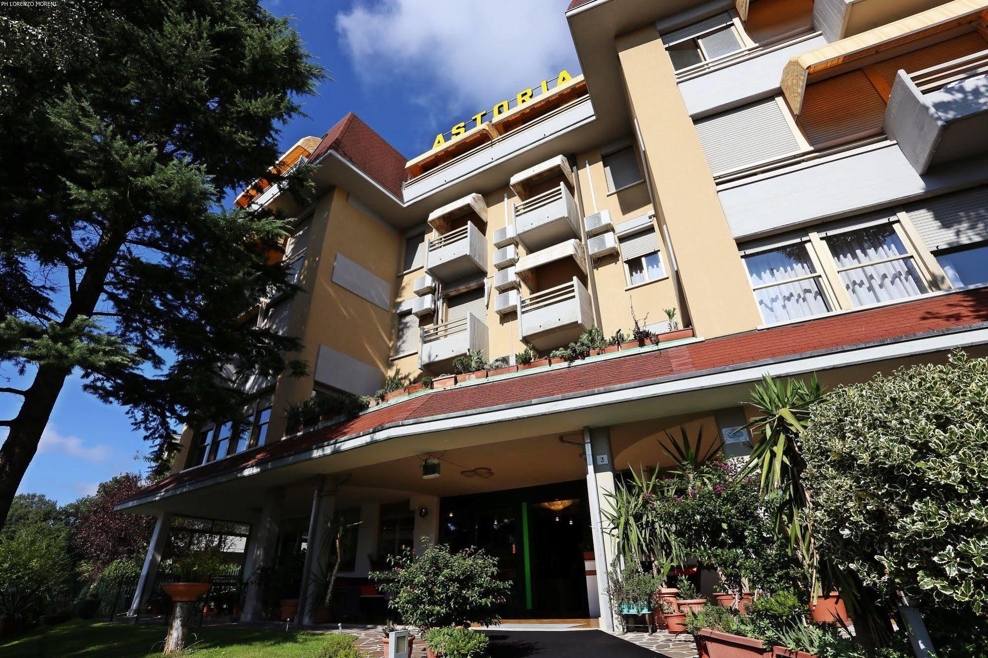 Hotel Astoria Tabiano Terme Exteriör bild
