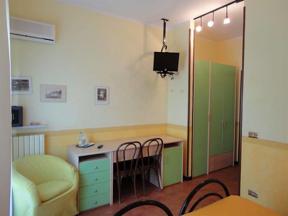 Hotel Astoria Tabiano Terme Exteriör bild
